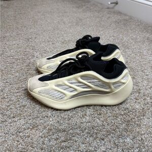 Adidas Yeezy 700 V3 ( Azael)